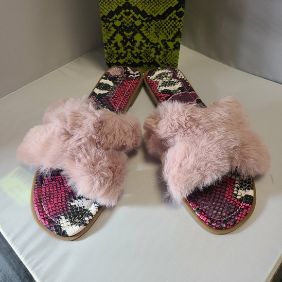 Pink faux fur sandals slip ons - Picture 4 of 10